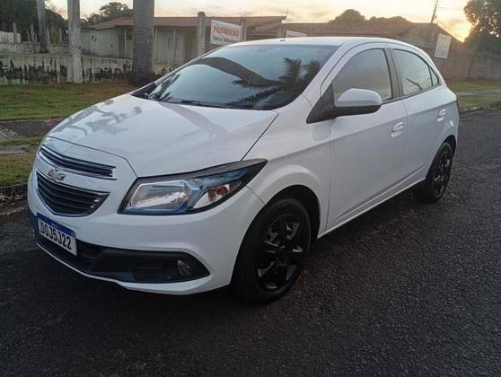 CHEVROLET ONIX 1.4 MPFI LT 8V FLEX 4P MANUAL CHEVROLET ONIX 1.4 MPFI LT 8V FLEX 4P MANUAL
